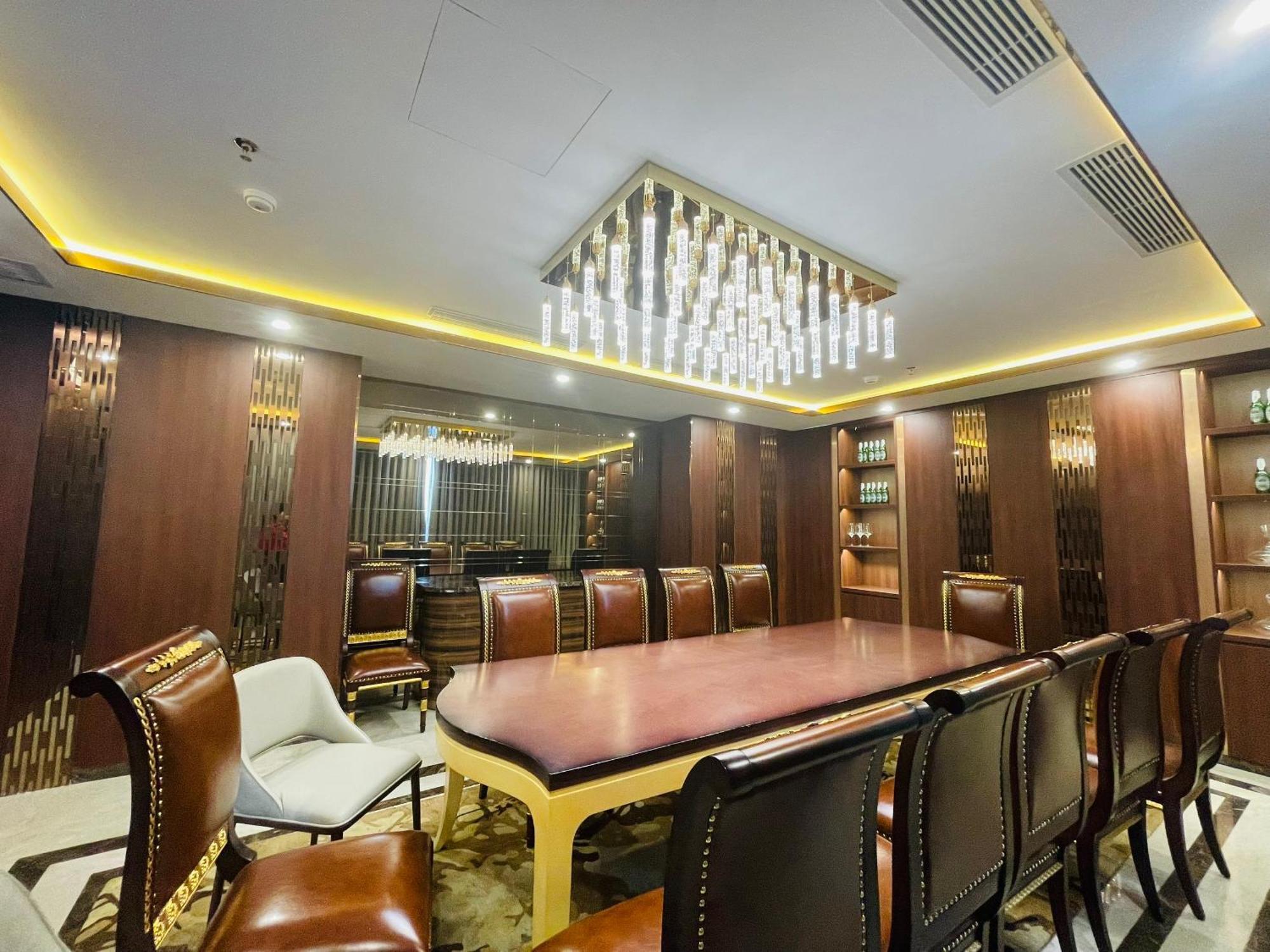 Cua Dong Luxury Hotel Vinh Exteriör bild