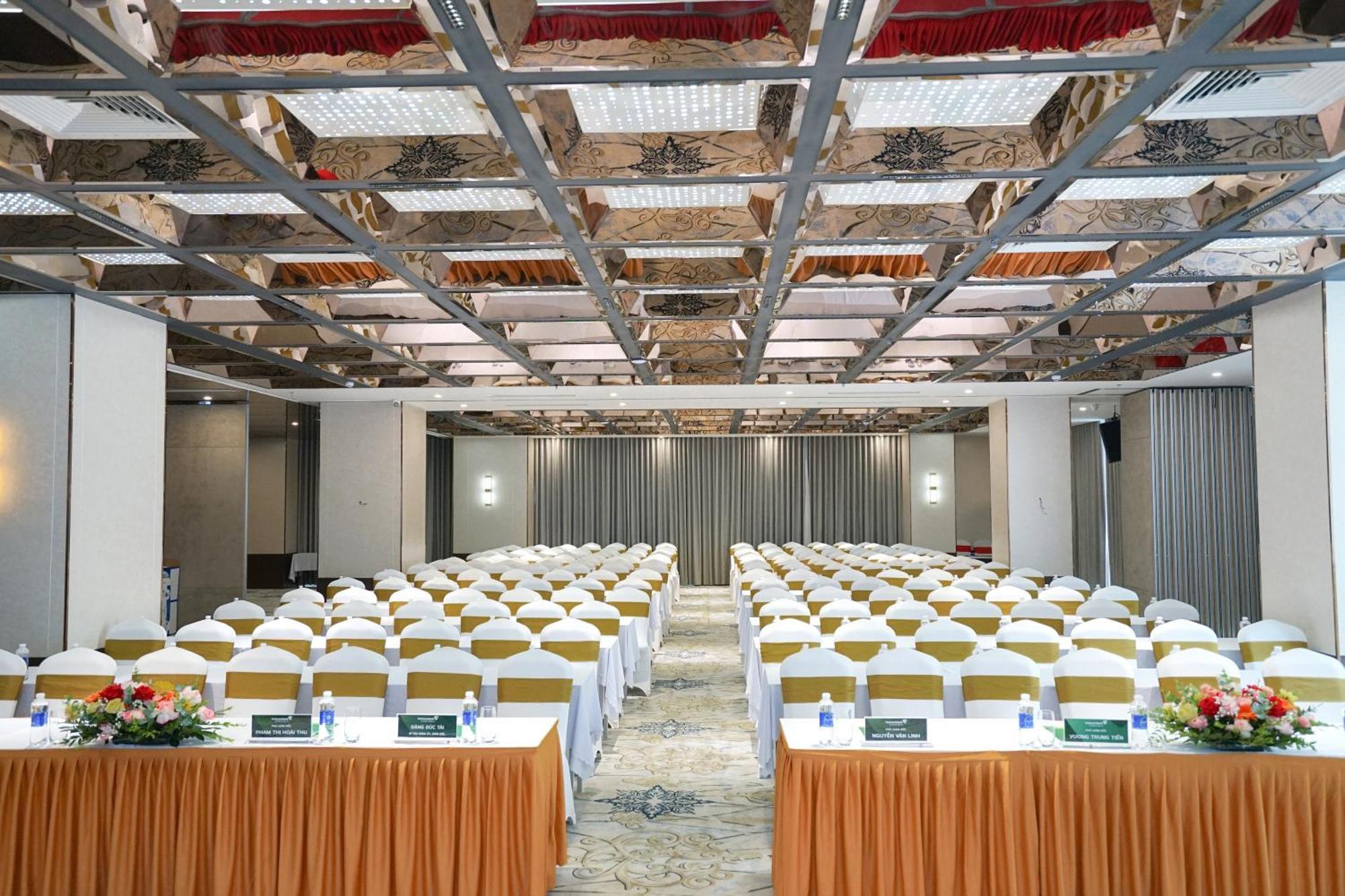 Cua Dong Luxury Hotel Vinh Exteriör bild